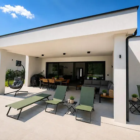 Moena Villa